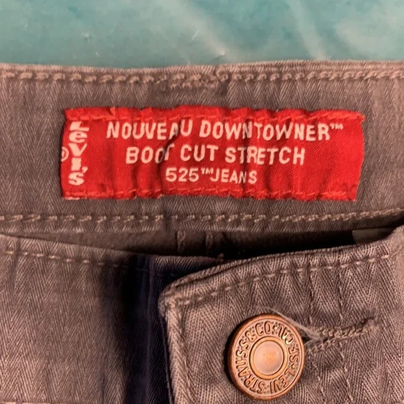 NWOT Gray Levi’s Downtowner Midrise Stretch Boot Cut Jeans - Picture 2 of 7